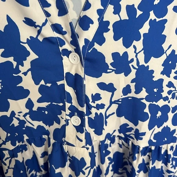 Women’s blue and white floral dress - Picture 4 of 6
